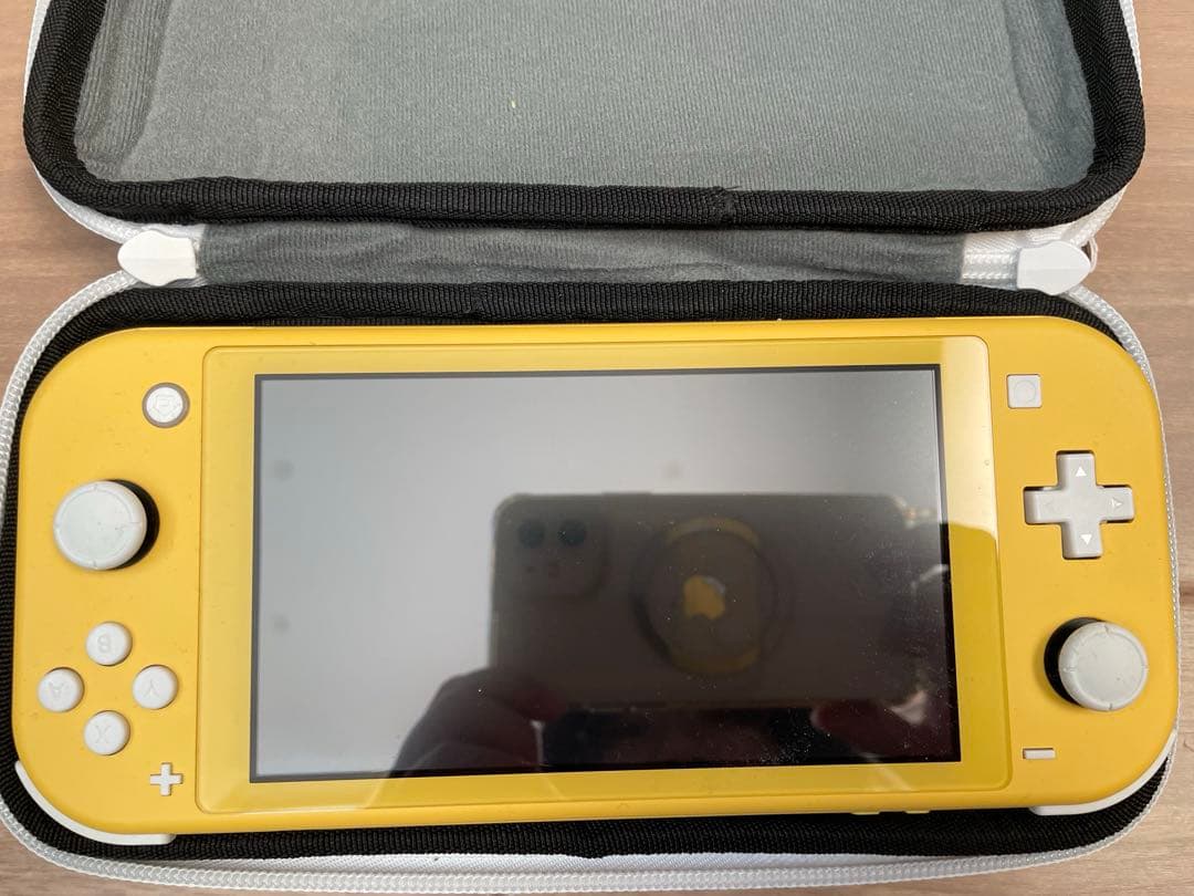 【美品】Nintendo Switch Lite イエロー 本体 ケース付き