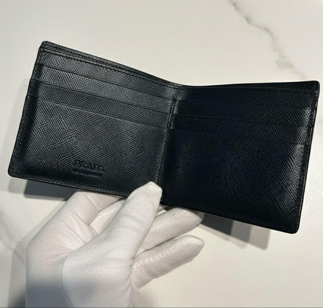 プラダ 2MO912 サフィアーノ レザー 二つ折り財布 黒 ギャランティ付