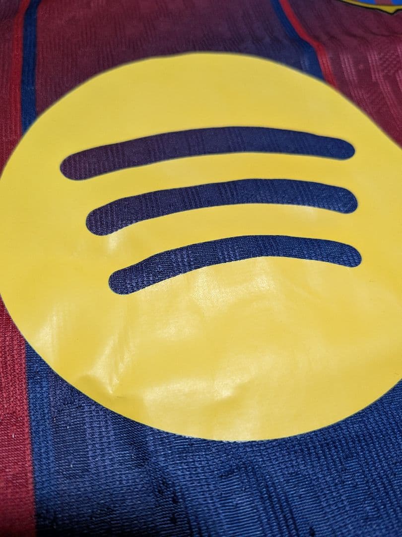 バルセロナ　ヤマル　ユニフォーム