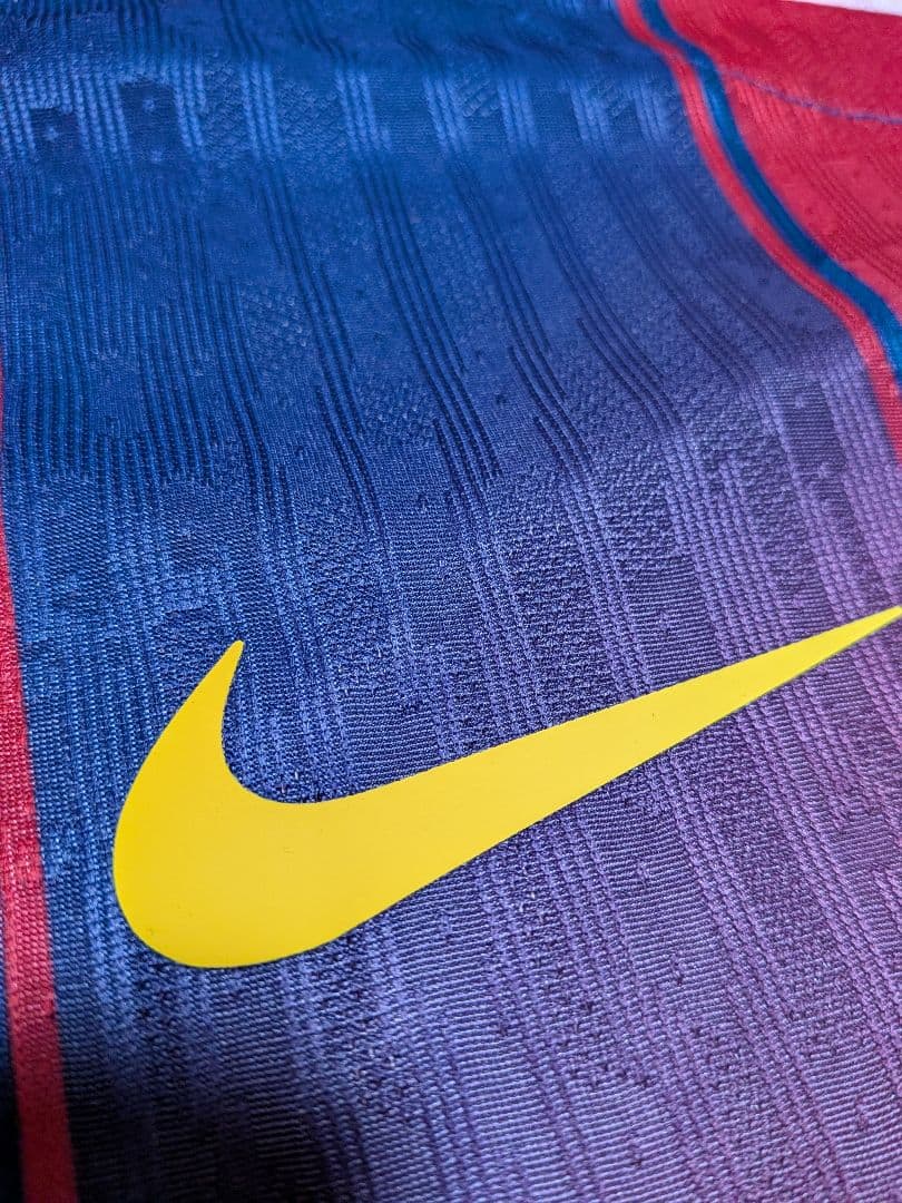 バルセロナ　ヤマル　ユニフォーム