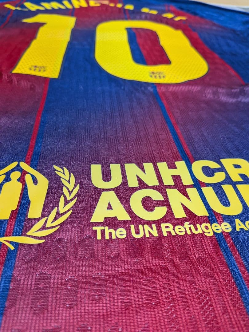 バルセロナ　ヤマル　ユニフォーム