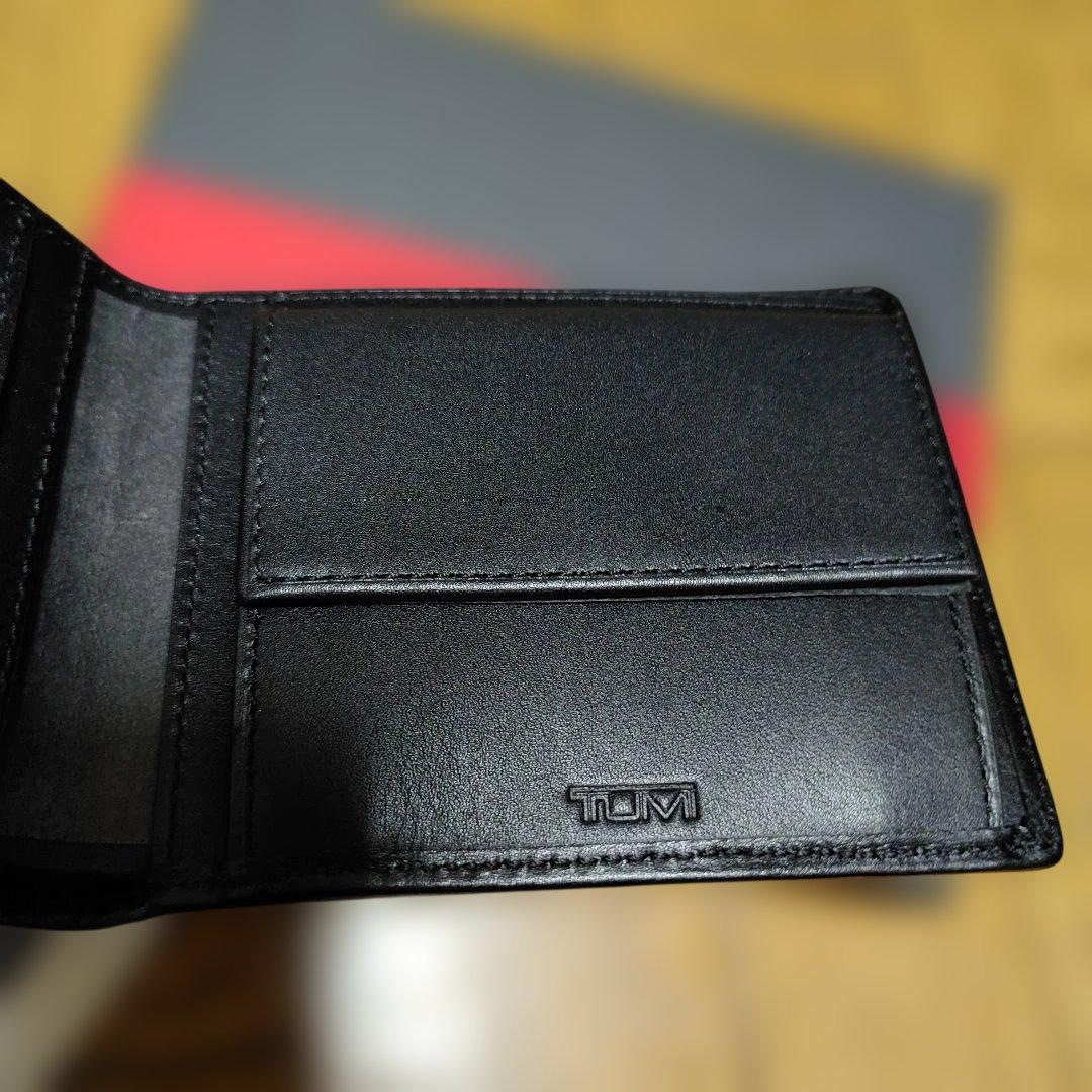 内*和様 『新品』TUMI 二つ折り財布