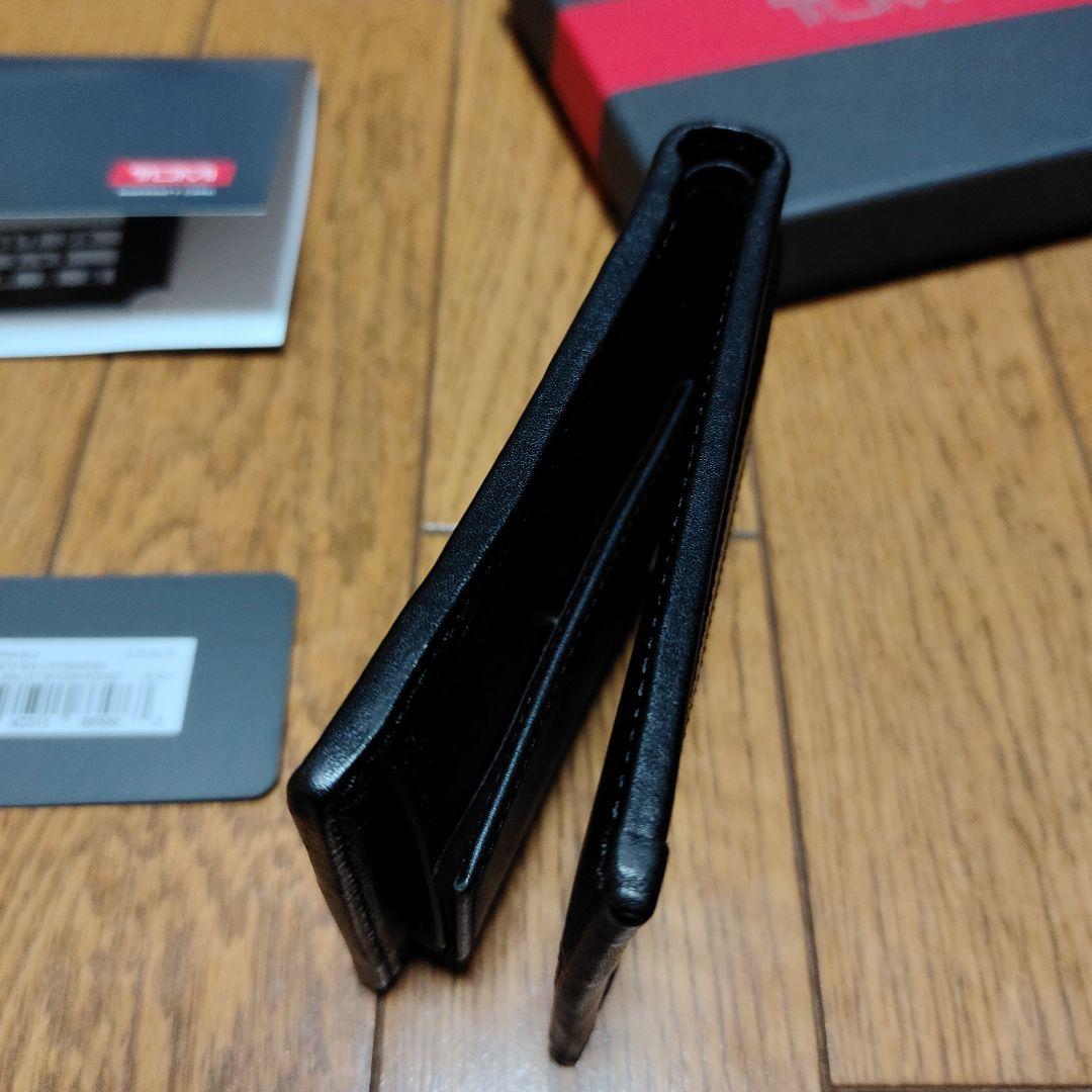 内*和様 『新品』TUMI 二つ折り財布