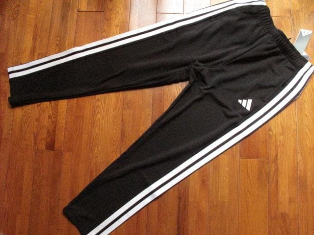 新品　adidas　ジャージ上下セット　XLサイズ