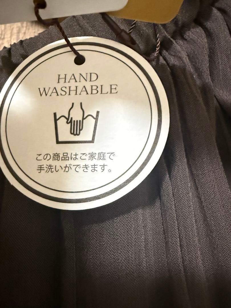 新品タグ付きビアズリーNEWシワシフォンギャザーパンツサイズ1