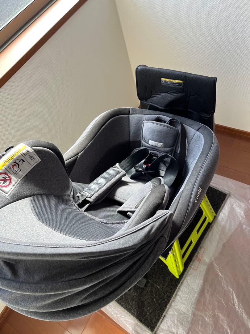 Combi クルムーヴスマート(ISOFIX)チャイルドシート(新生児〜)