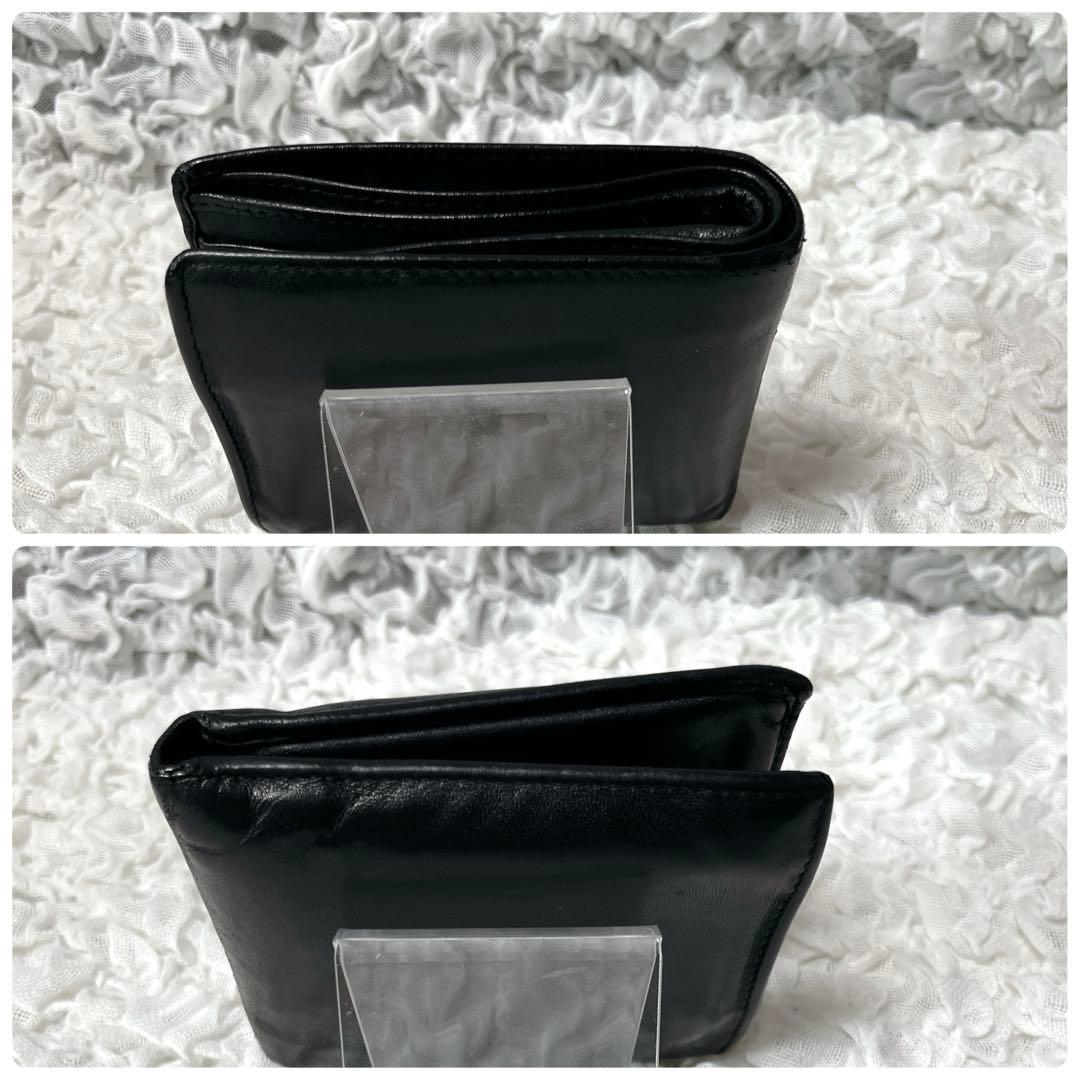 PRADA 黒 二つ折り財布 レザー　プラダ　コンパクト　ウォレット　小銭入れ付