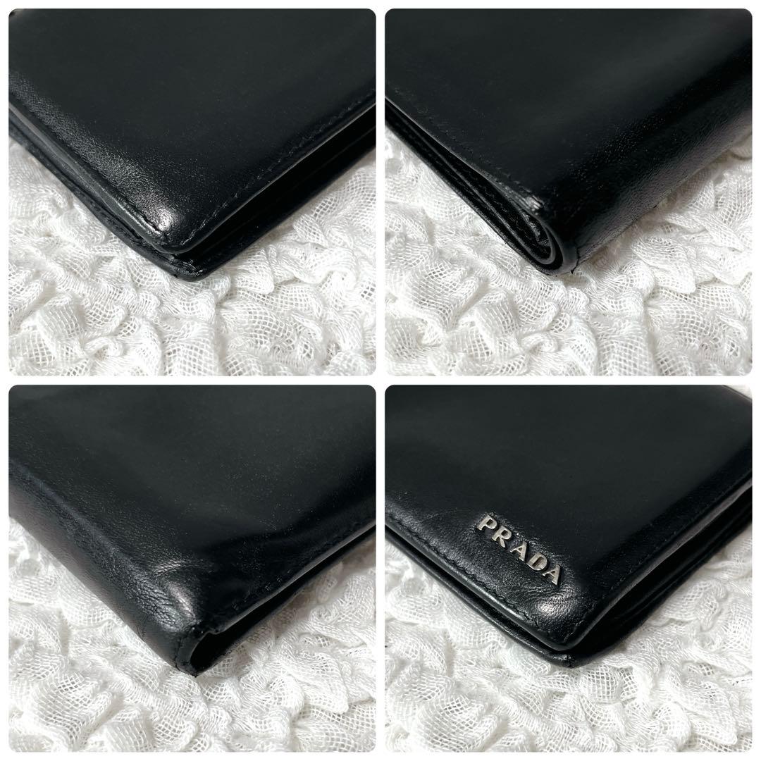 PRADA 黒 二つ折り財布 レザー　プラダ　コンパクト　ウォレット　小銭入れ付