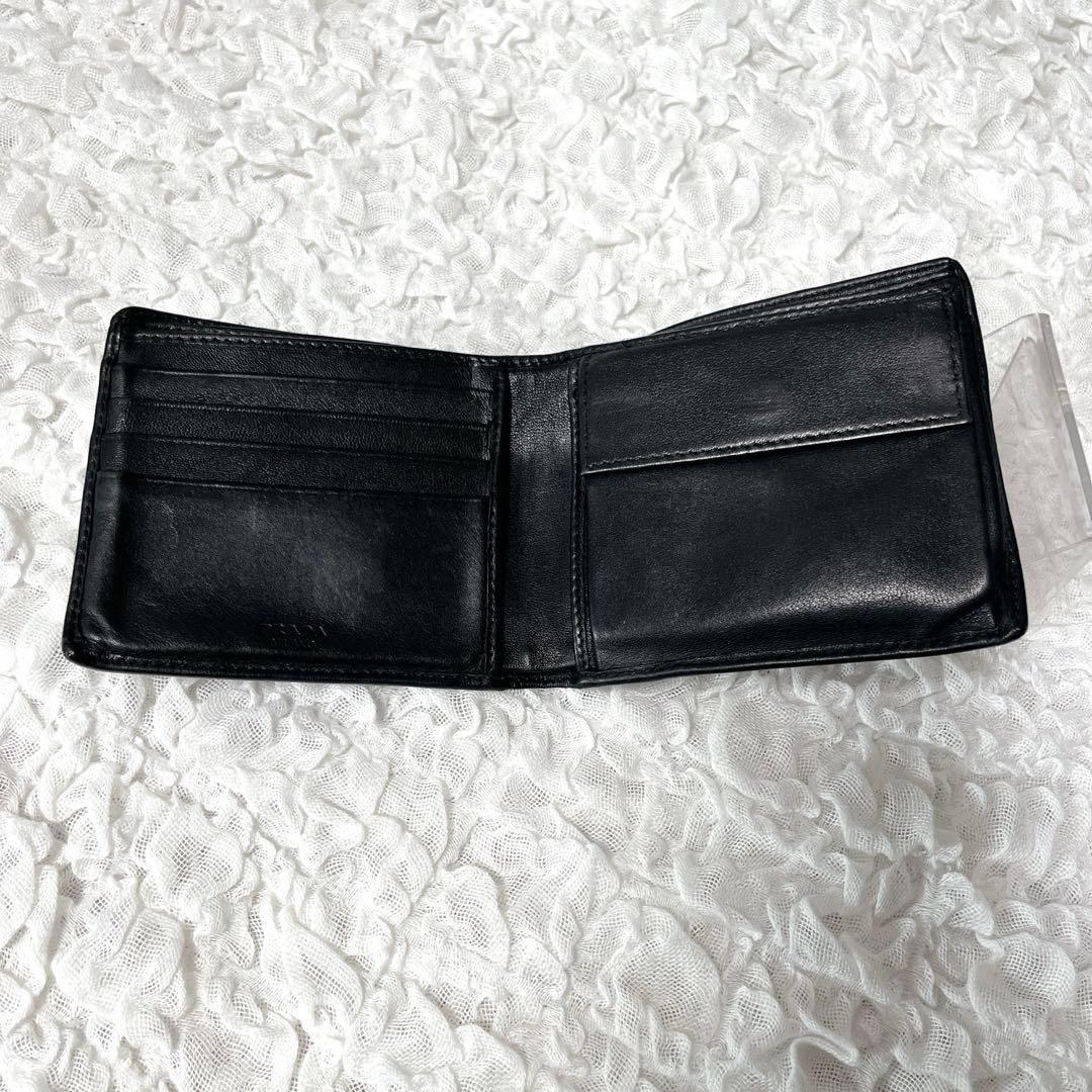 PRADA 黒 二つ折り財布 レザー　プラダ　コンパクト　ウォレット　小銭入れ付