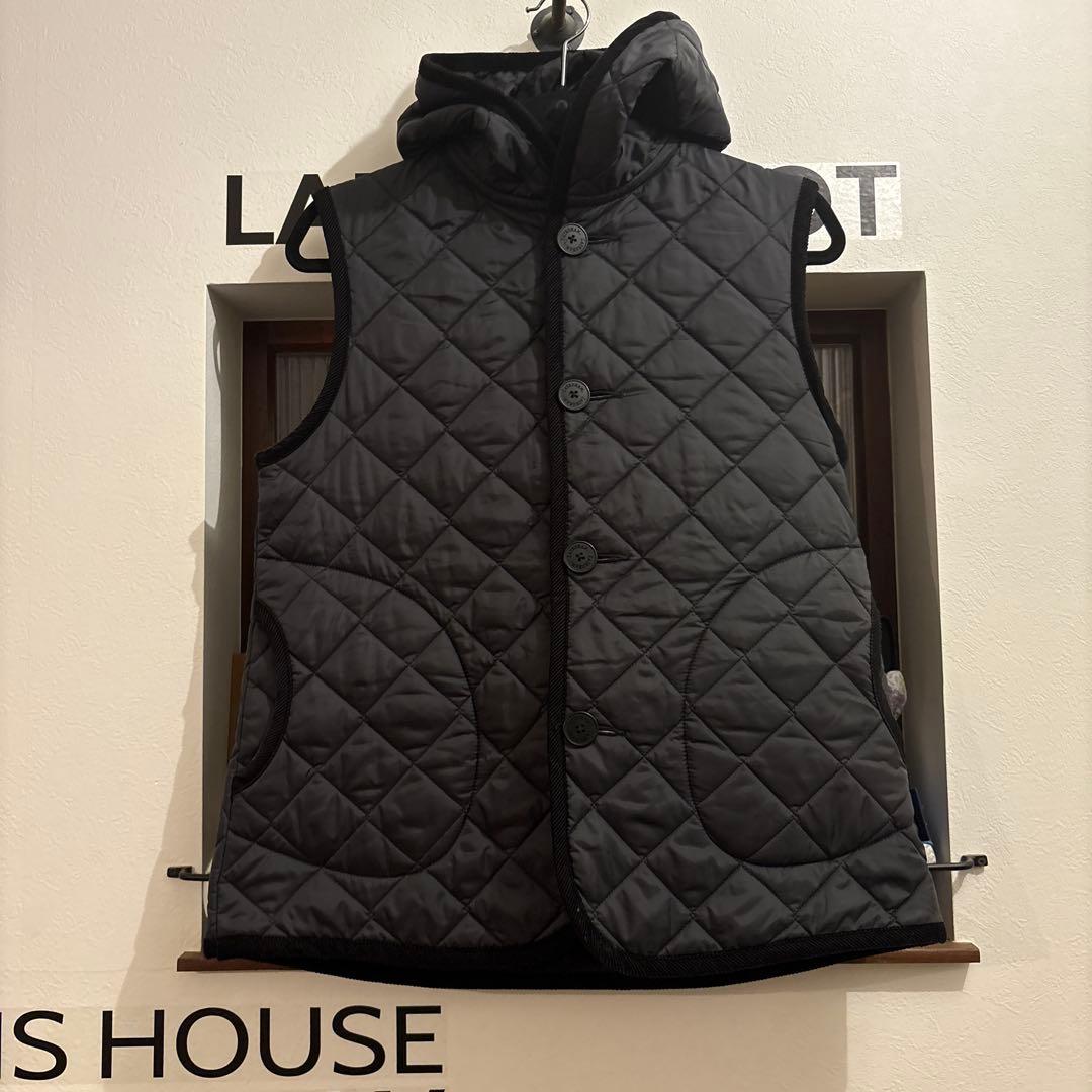 ブラック キルティングダウンベスト フード付き