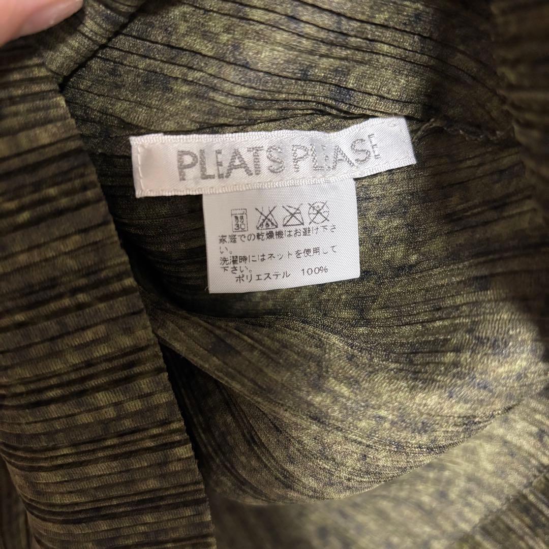 PLEATS PLEASE イッセイミヤケ プリーツプリーズ カーキ トップス