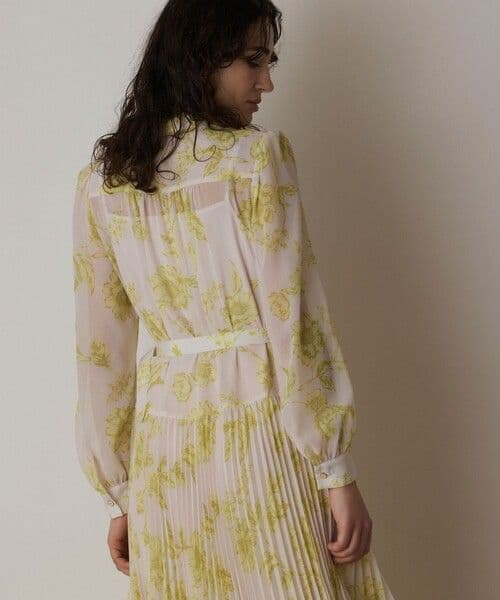 極美品✨ダイアグラム　2025年　フラワープリントプリーツワンピース　ベルト付き