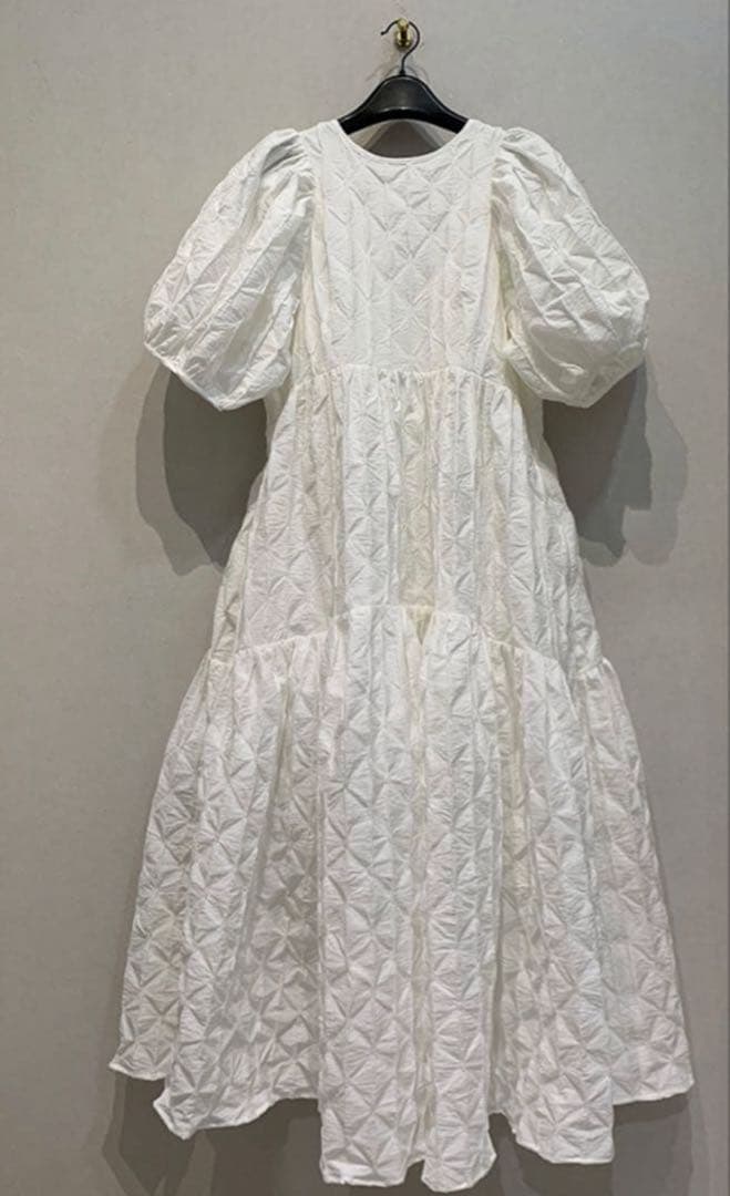 ホワイト バックオープン ロングドレス