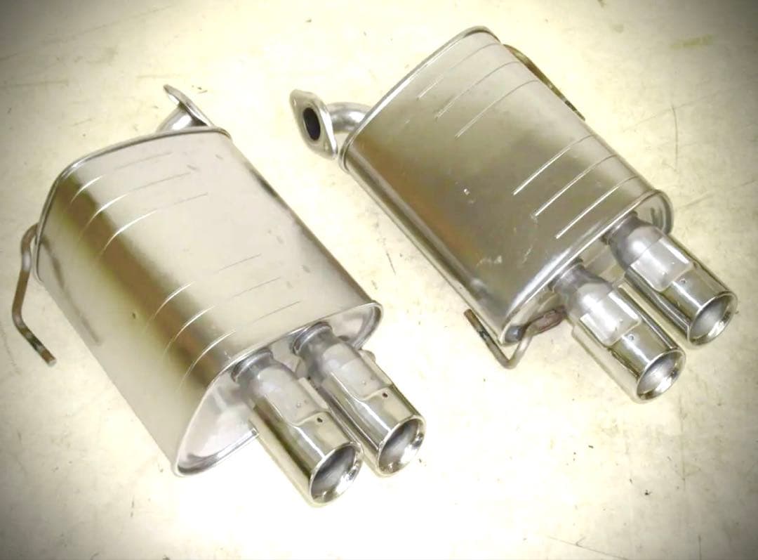 h*k様 ★【スバル WRX STI（VAB型）の純正リアマフラー左右セット】で