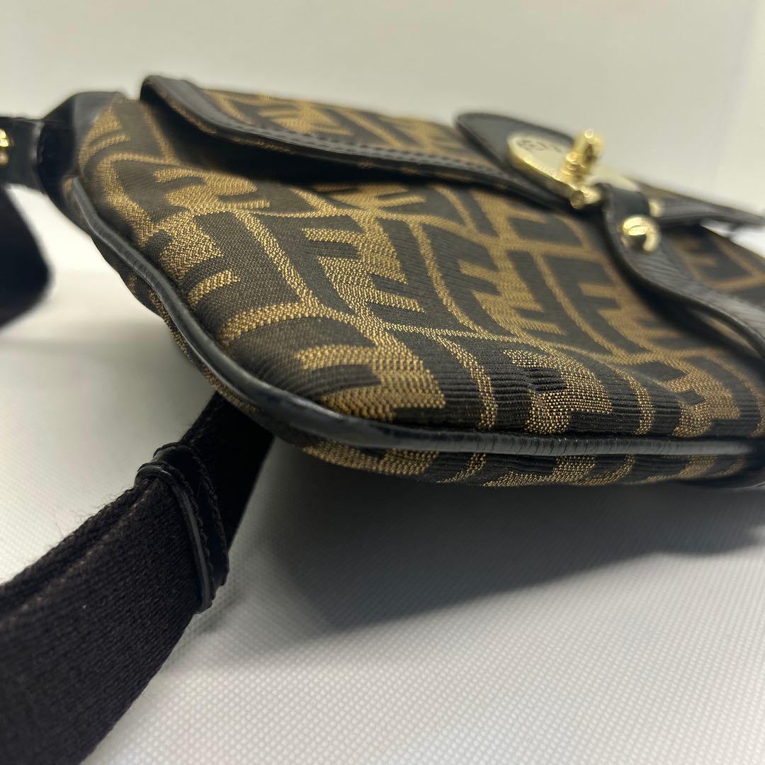 フェンディ　FENDI バッグ　ショルダー　ズッカ　ブラウン
