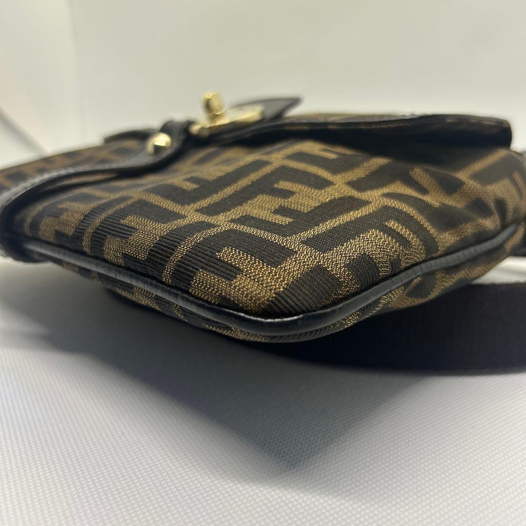 フェンディ　FENDI バッグ　ショルダー　ズッカ　ブラウン