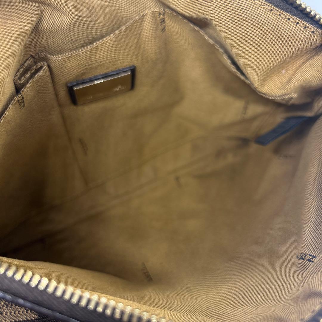 フェンディ　FENDI バッグ　ショルダー　ズッカ　ブラウン