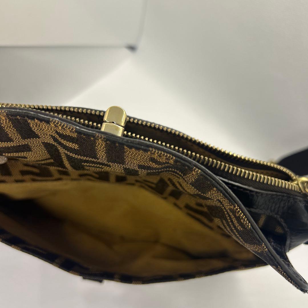 フェンディ　FENDI バッグ　ショルダー　ズッカ　ブラウン
