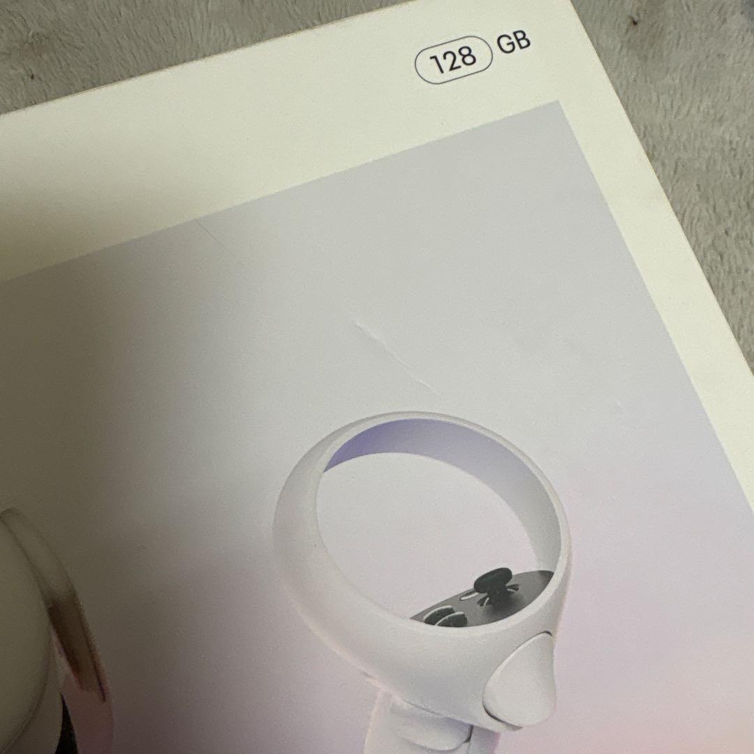  Quest 2 VRヘッドセットとコントローラー