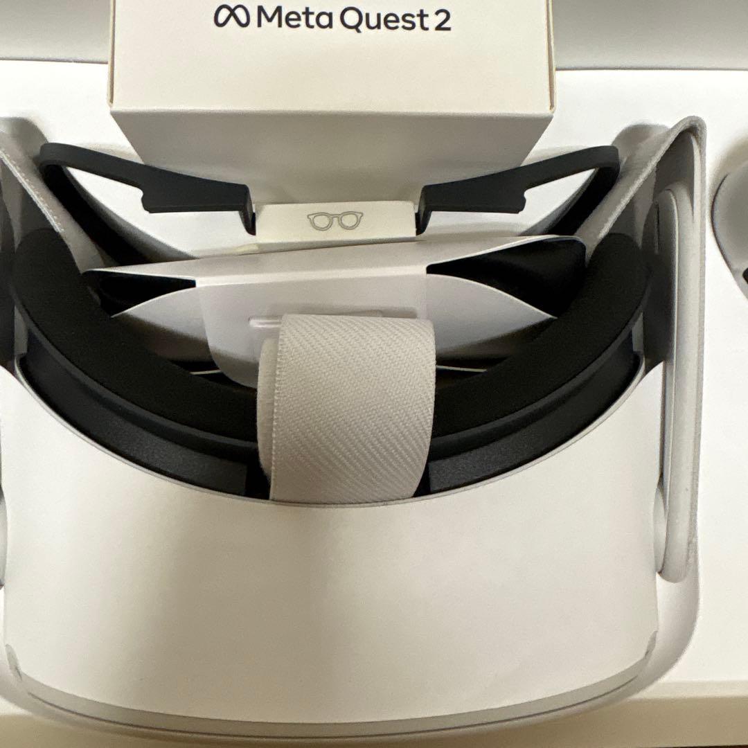  Quest 2 VRヘッドセットとコントローラー