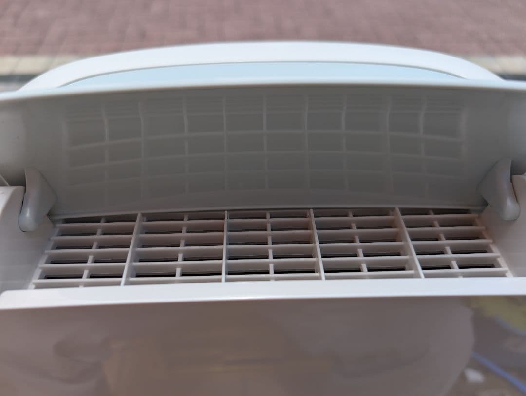 シャープ　衣類乾燥除湿機　2020　CV-J71-W