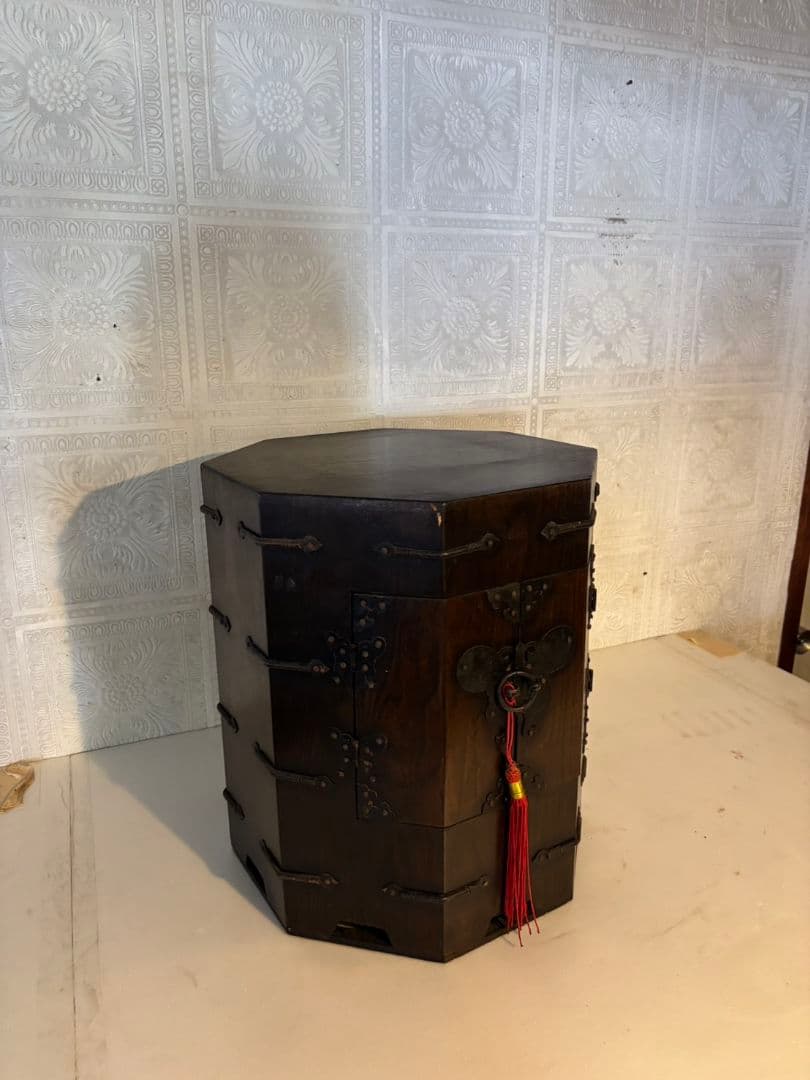李朝家具 　木製八角形　帽子入れ　 収納箱