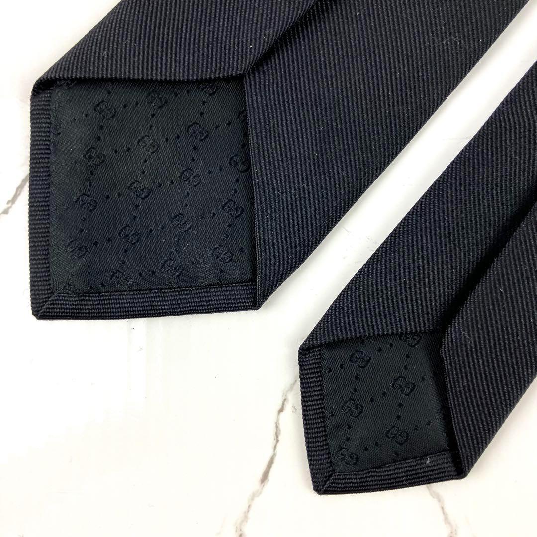 TORA　美品　グッチ　ネクタイ　タイガー　ワンポイント　ソリッド　ジャガ