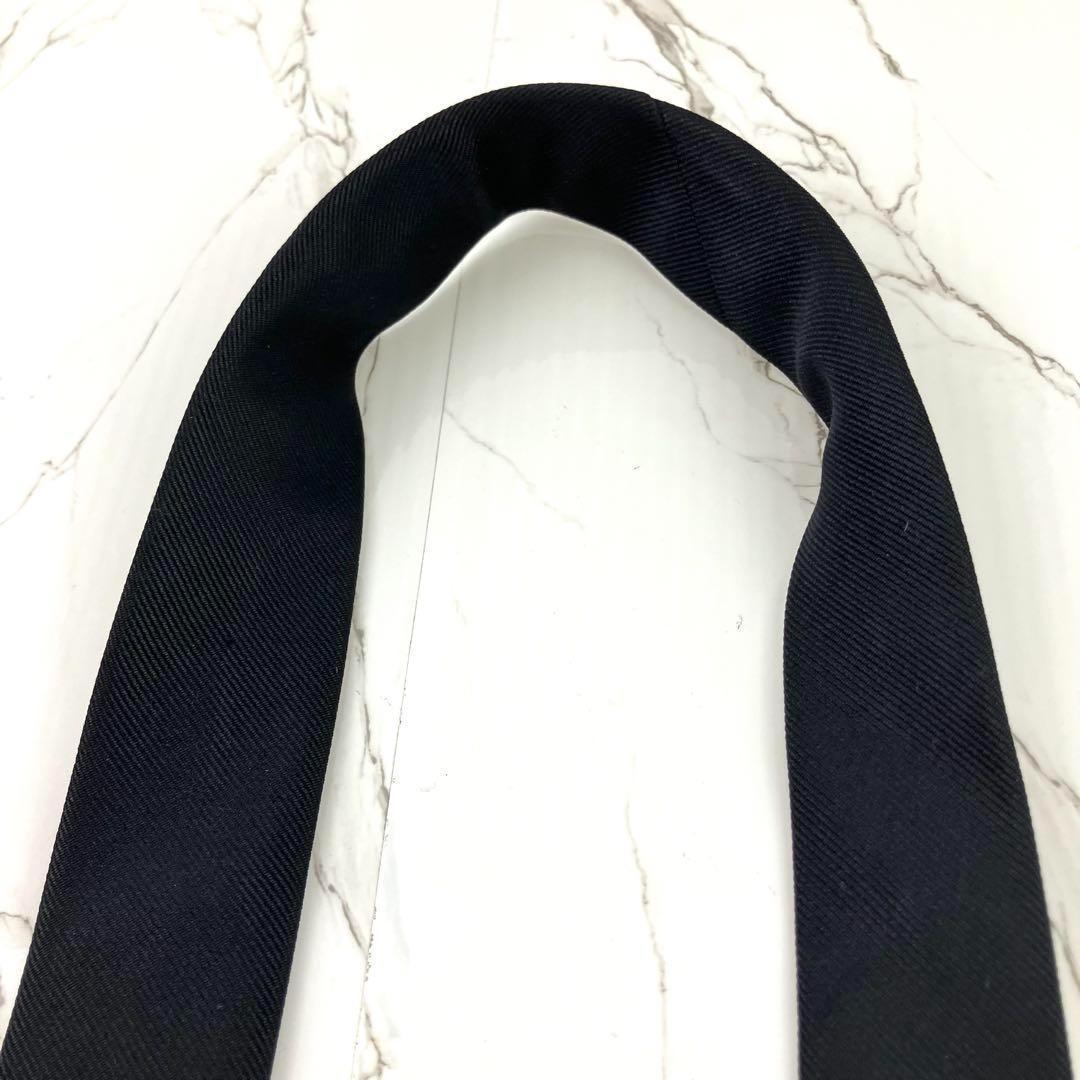 TORA　美品　グッチ　ネクタイ　タイガー　ワンポイント　ソリッド　ジャガ