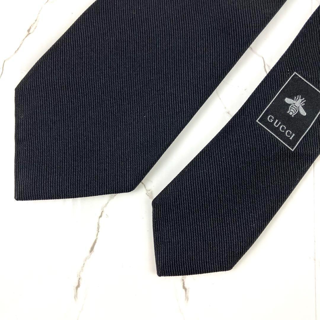 TORA　美品　グッチ　ネクタイ　タイガー　ワンポイント　ソリッド　ジャガ