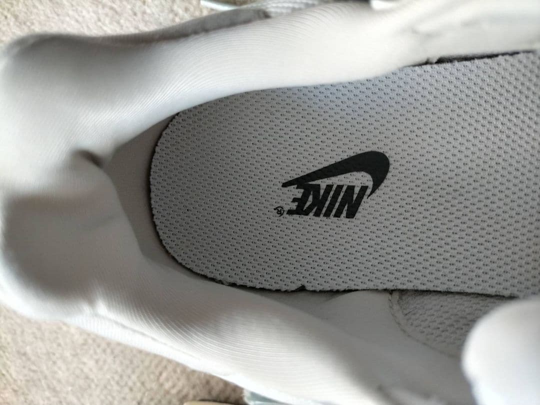 ナイキ　NIKE　V2K RUN　ホワイト×シルバー　24.0cm