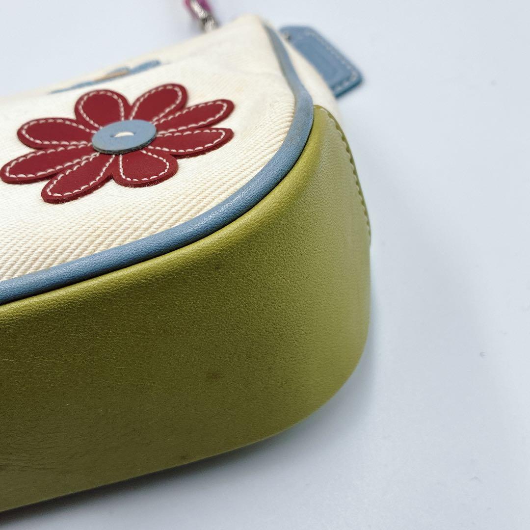 希少⭐️COACH コーチ　アクセサリーポーチ　渋谷限定　フラワー　アップリケ