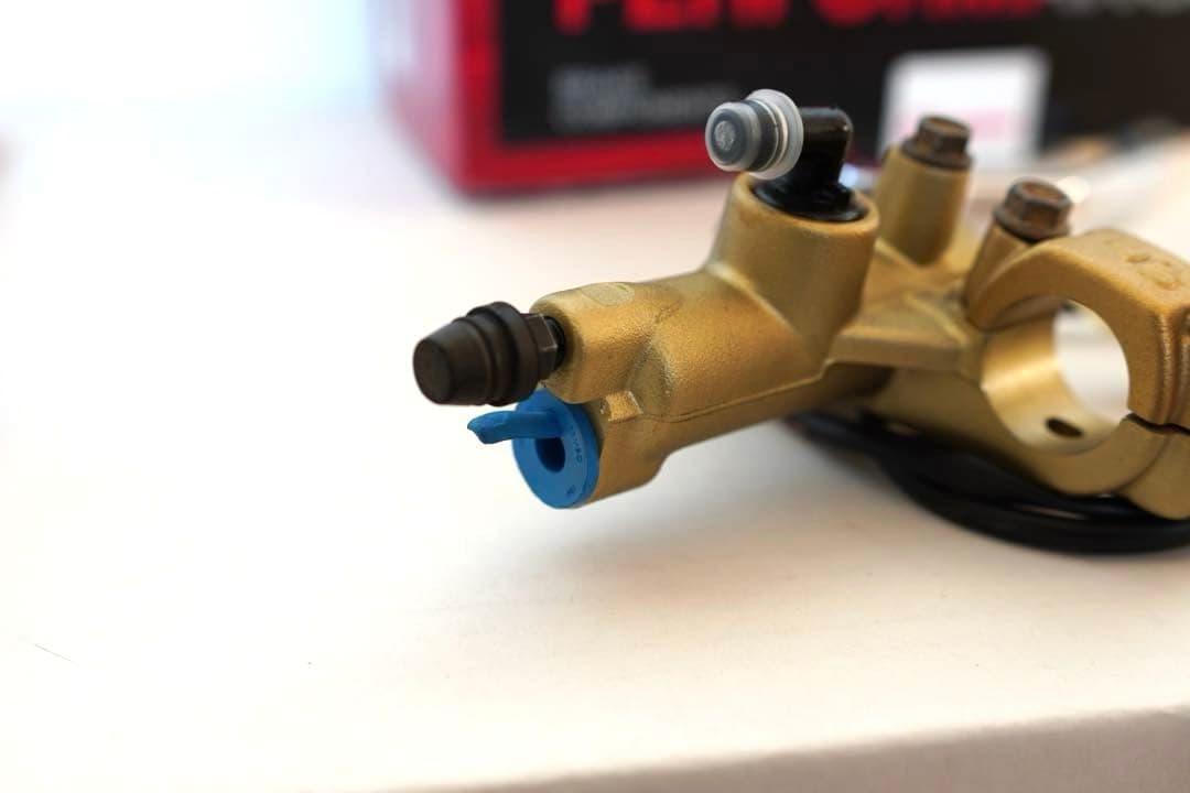 ブレンボ PCS16 マスターシリンダー タンクセット スイッチ有/配線有