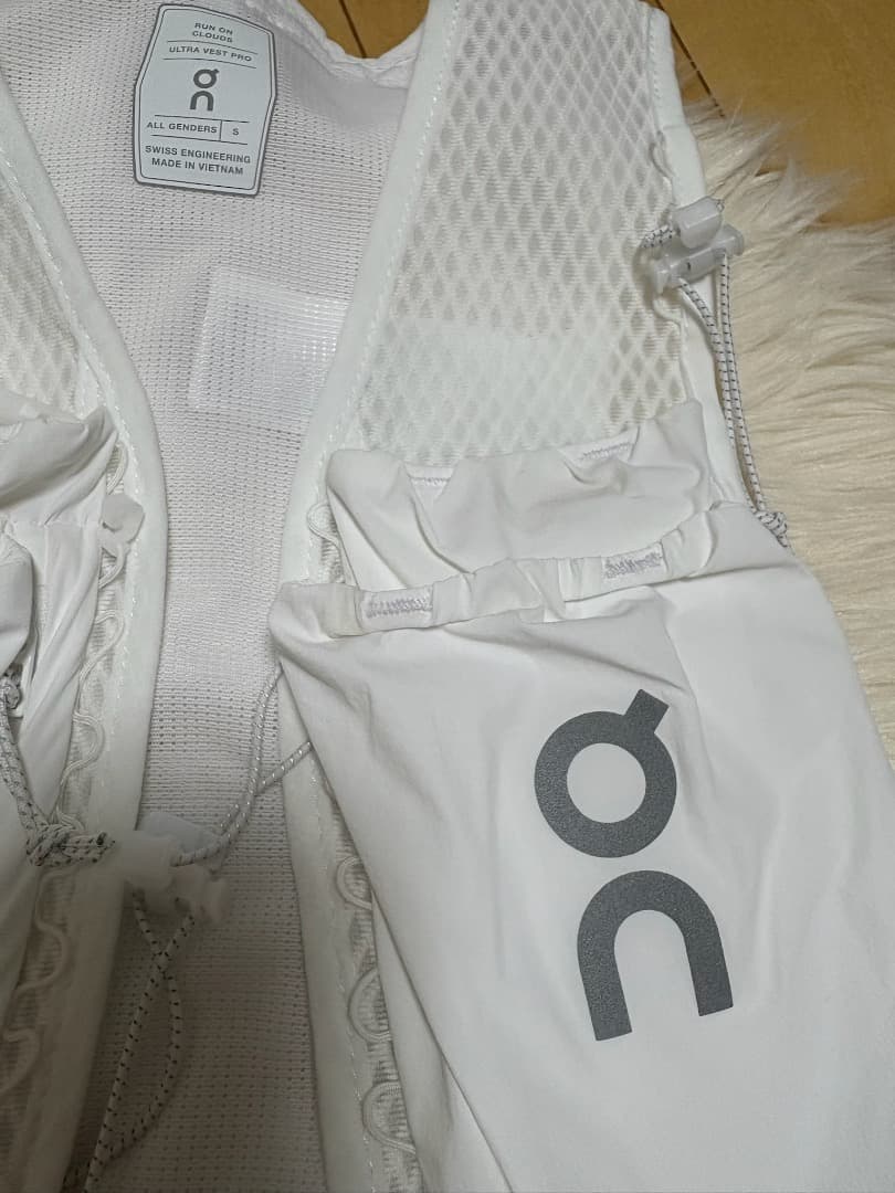on Ultra Vest Pro　ウルトラベストプロ　S ランニングザック
