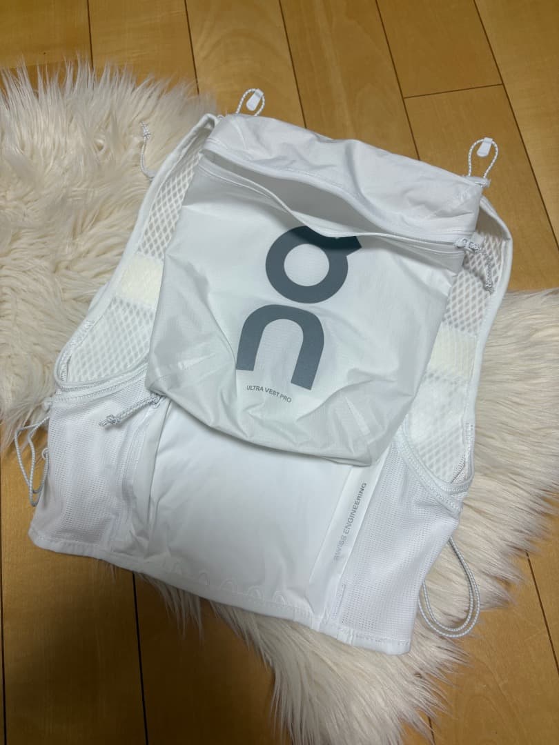 on Ultra Vest Pro　ウルトラベストプロ　S ランニングザック