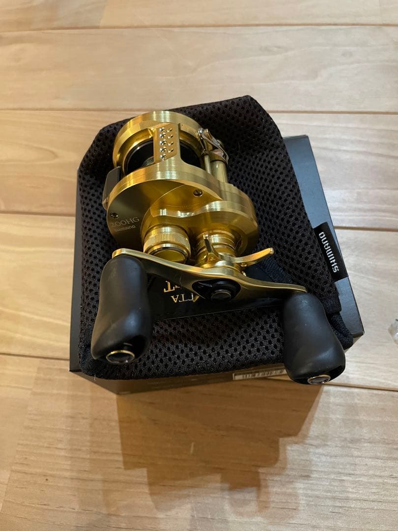 リール SHIMANO 21 CALCUTTA CONQUEST 200HG