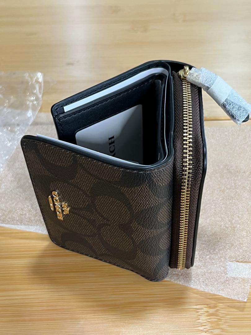 [新品未使用❤️】COACH（コーチ）折りたたみ財布／ケース付き