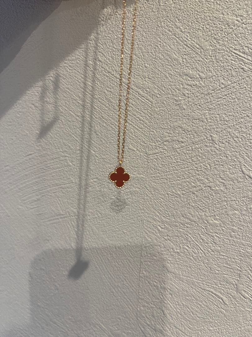 Van Cleef & Arpels スウィート　アルハンブラ・カーネリアン