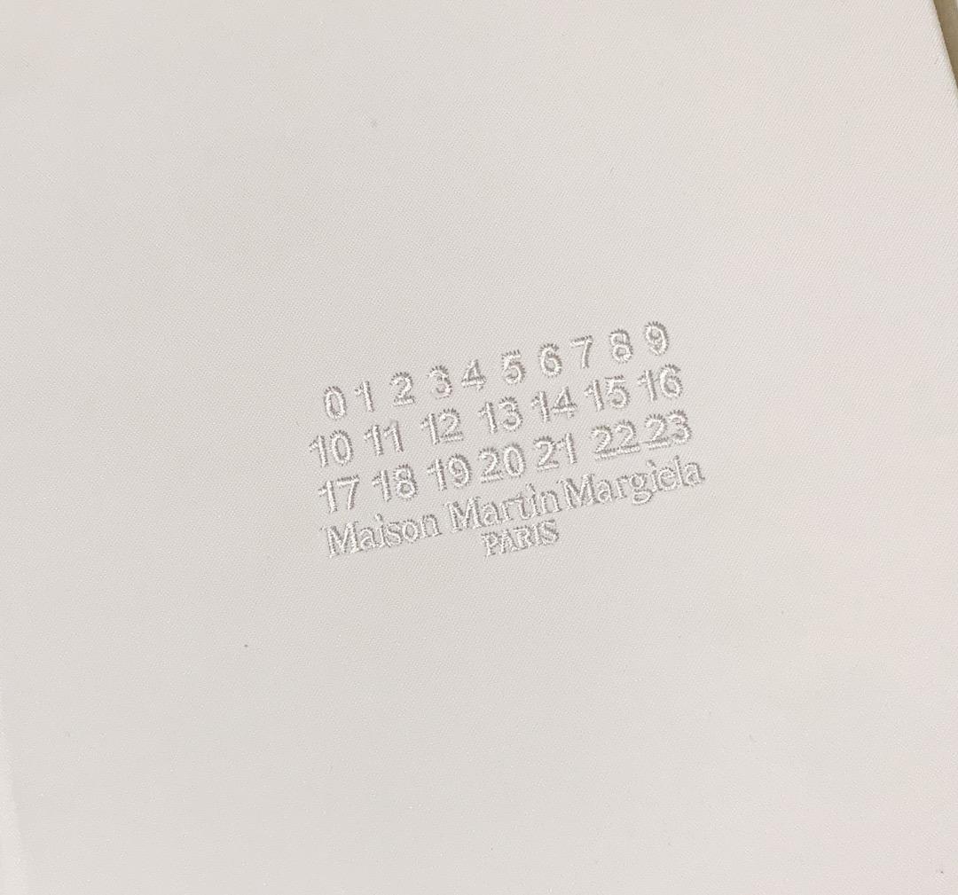 ◆Maison Martin Margiela マルジェラ ハードカバー◆