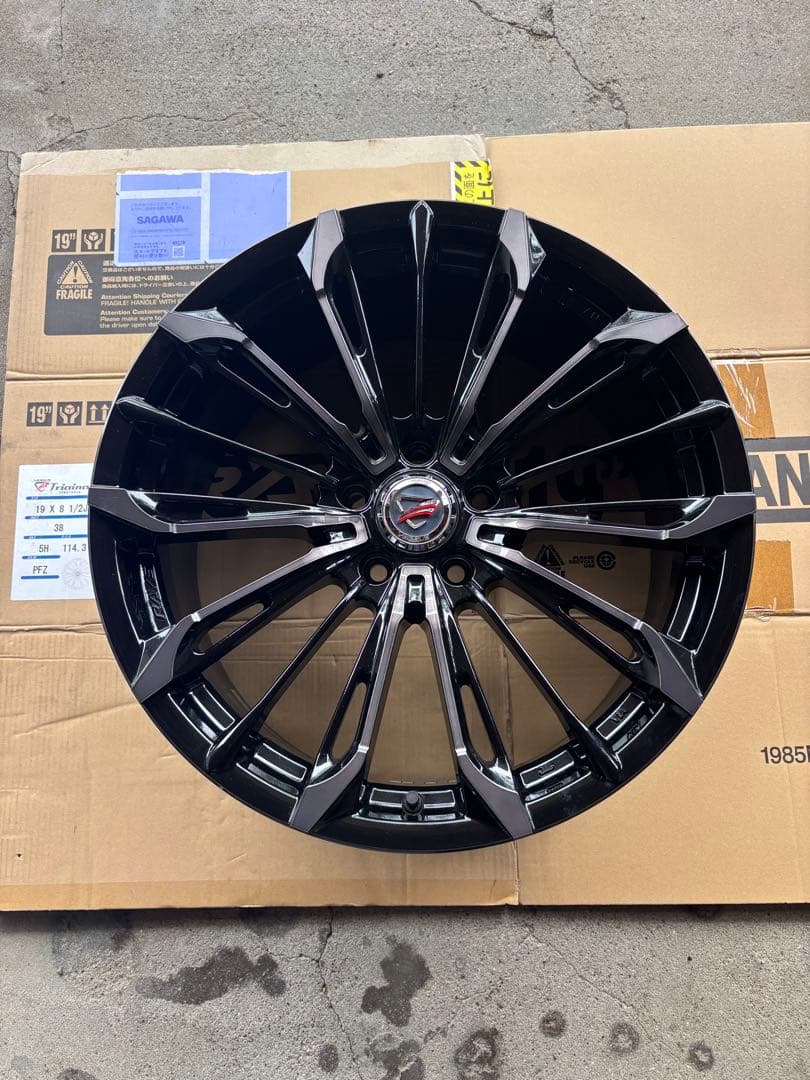 RAYSベルサスストラテジーアトリアイナ19インチ１本②