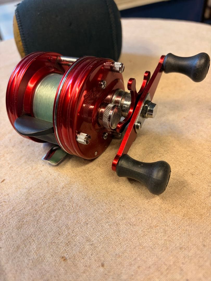 ABU 4600C 赤 オールド アンバサダー　状態良好