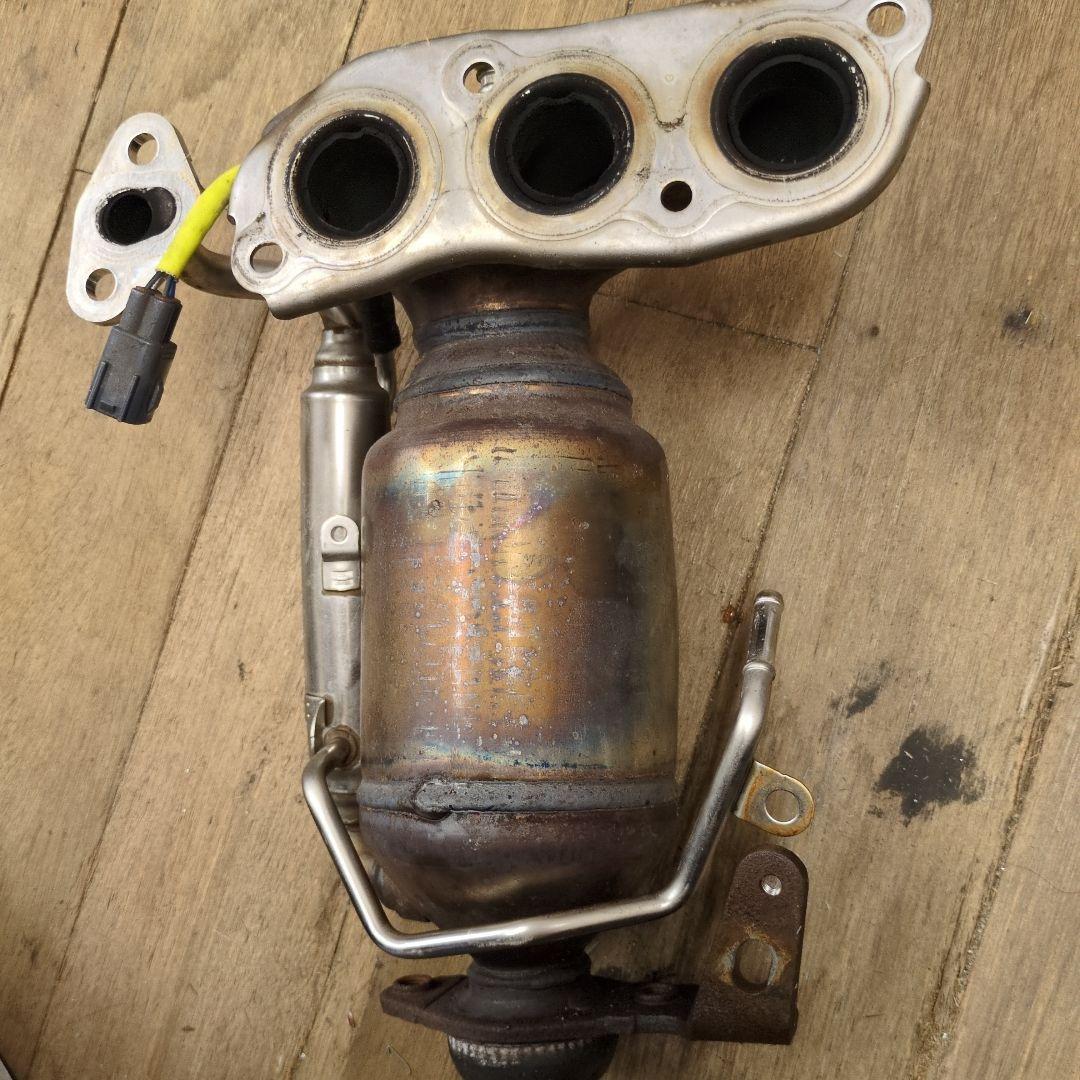 佑*護様 六角　触媒　ダイハツ　ミライース　LA300S　Mira　素材　キャタ