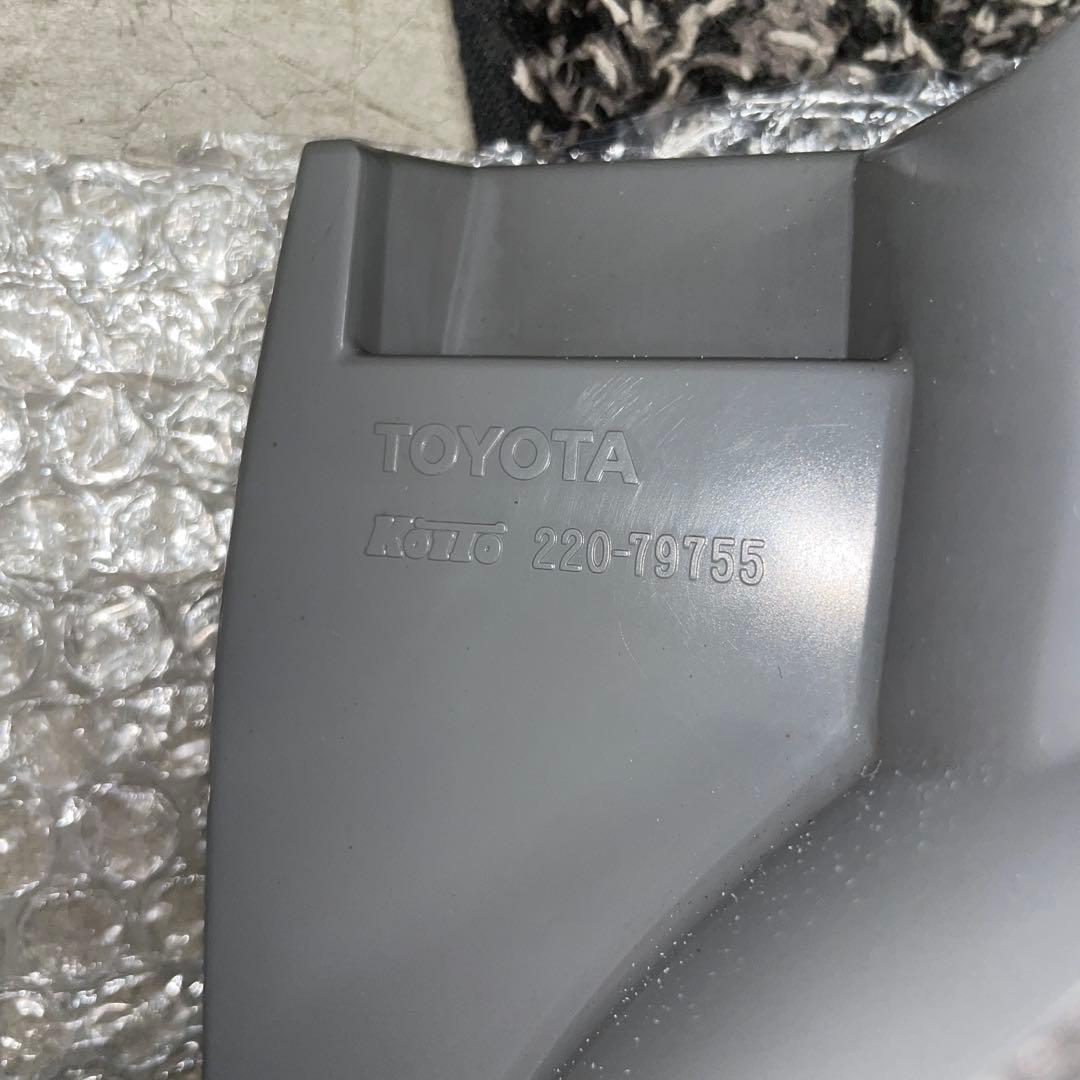 あ*ず様 200系　ハイエース　純正オプション　クリアコンビネーションランプ