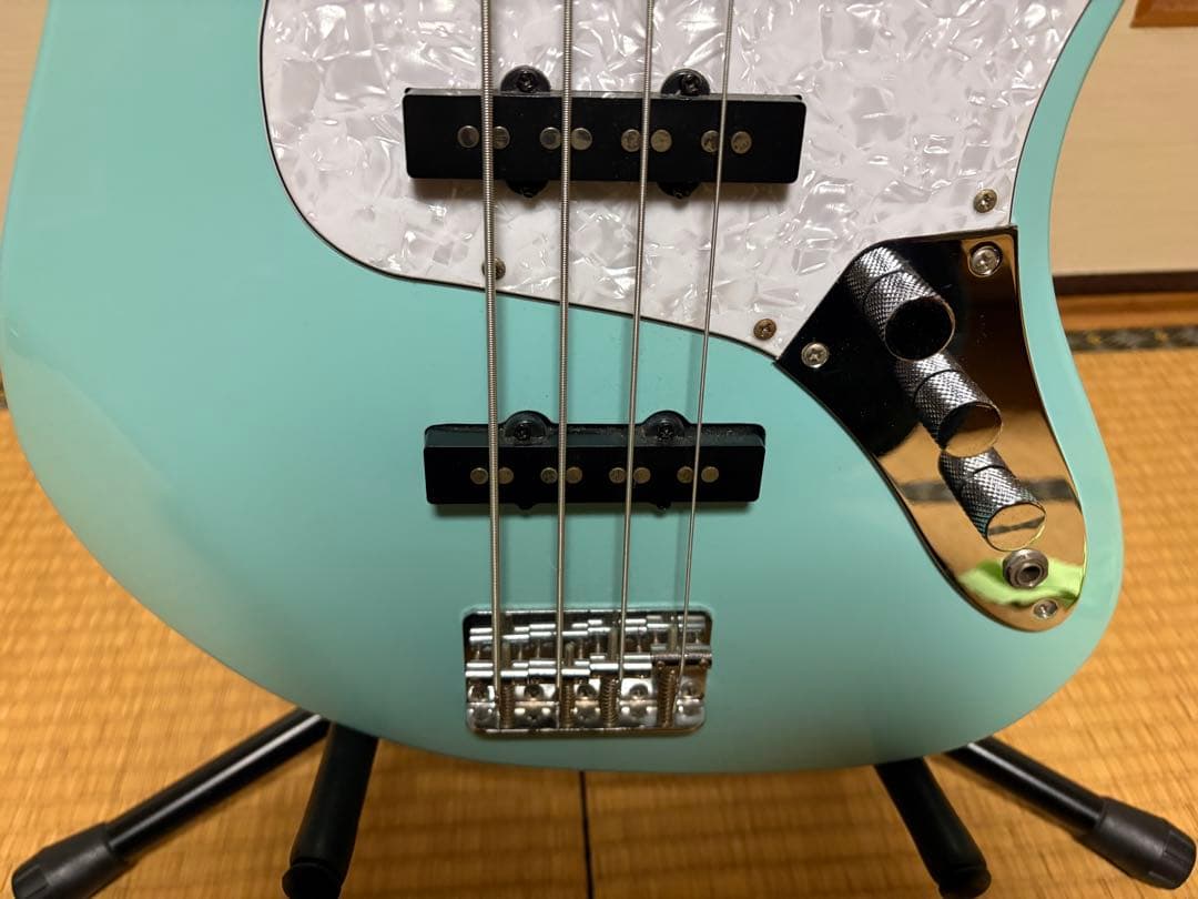 バッカス　BUCCHUS　ジャズベースタイプ　ブルー系