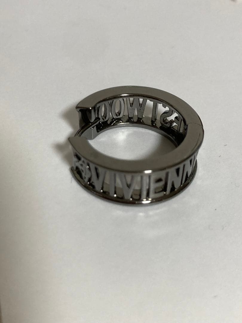 vivienne westwood フープピアス
