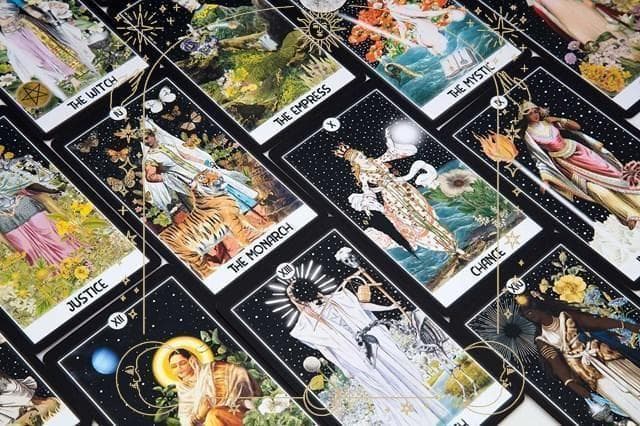 【正規品タロットカード】大人気海外美麗デッキ✨夜の女神たちのタロットカード