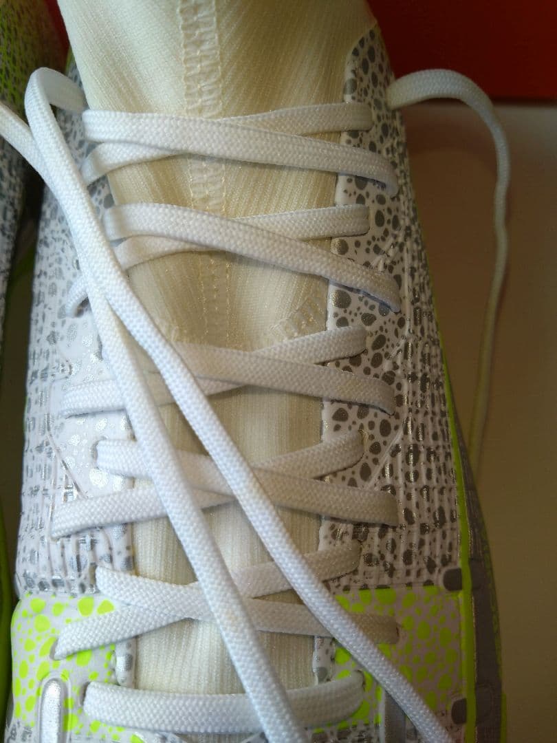 Nike　サッカー　フットサル　シューズ 25.5cm