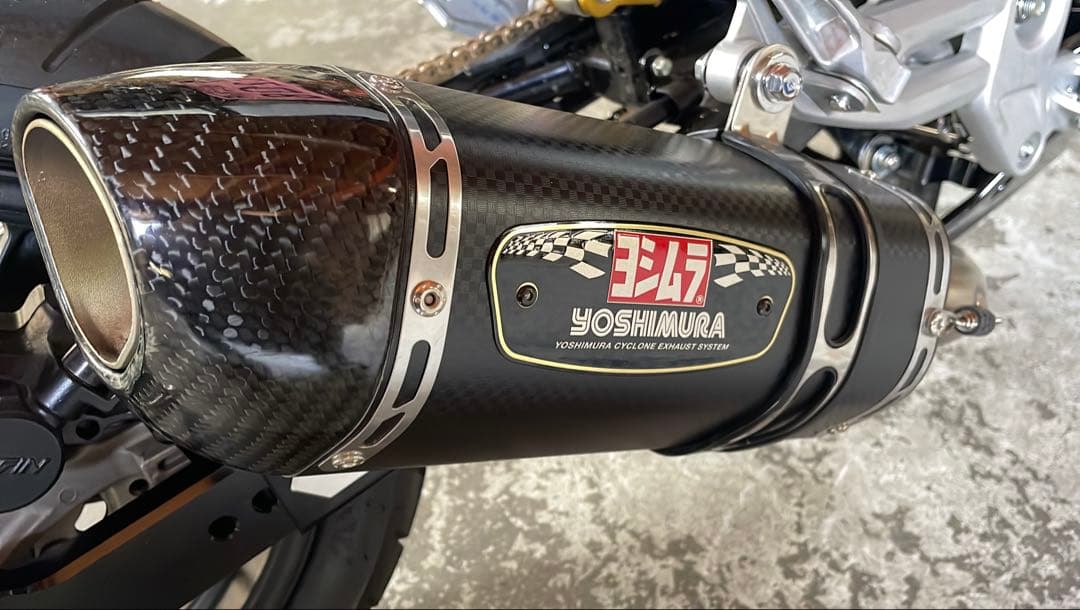 ヨシムラ　サイクロンマフラー　メタルマジック カバー　フルエキ　グロム