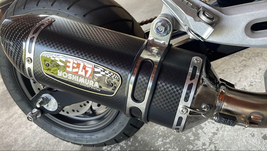 ヨシムラ　サイクロンマフラー　メタルマジック カバー　フルエキ　グロム