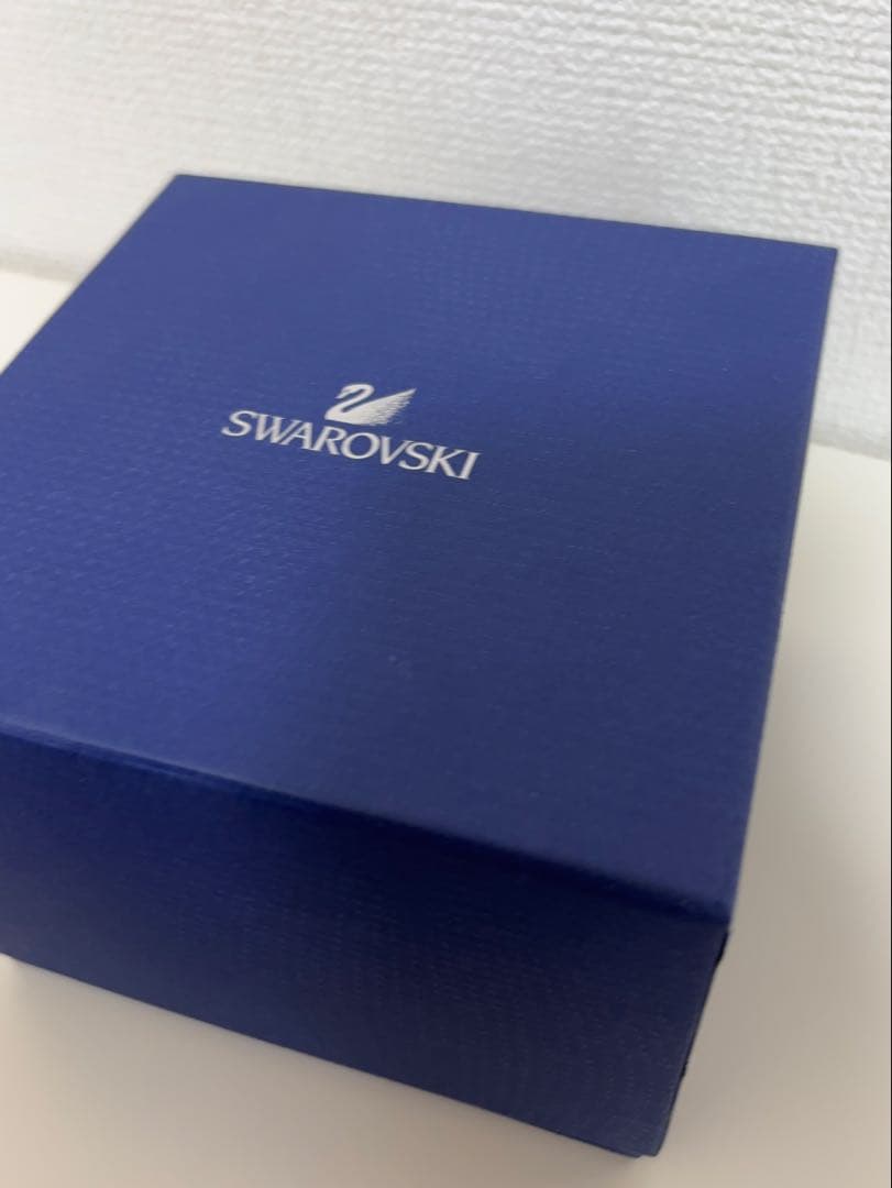 ★希少！美品★【正規店購入】スワロフスキー 腕時計 ホワイト 2回着用のみ