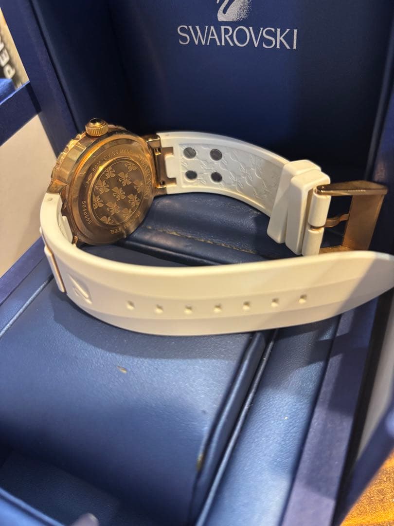 ★希少！美品★【正規店購入】スワロフスキー 腕時計 ホワイト 2回着用のみ